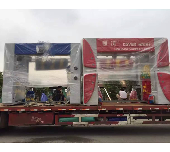 歐標(biāo)龍門(mén)7刷和國(guó)標(biāo)龍門(mén)5刷洗車(chē)機(jī)運(yùn)往安徽界首市