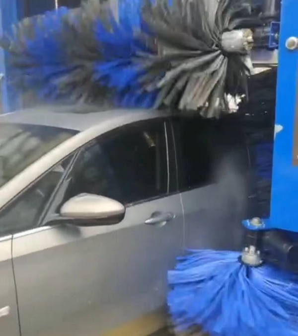 中國---四川省成都市溫江區(qū)春江東路6號(hào)(萬春加油站)~~~前去體驗(yàn)免費(fèi)洗車