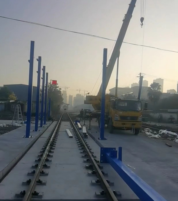 中國(guó)-浙江金溫鐵道 火車清洗線安裝中...